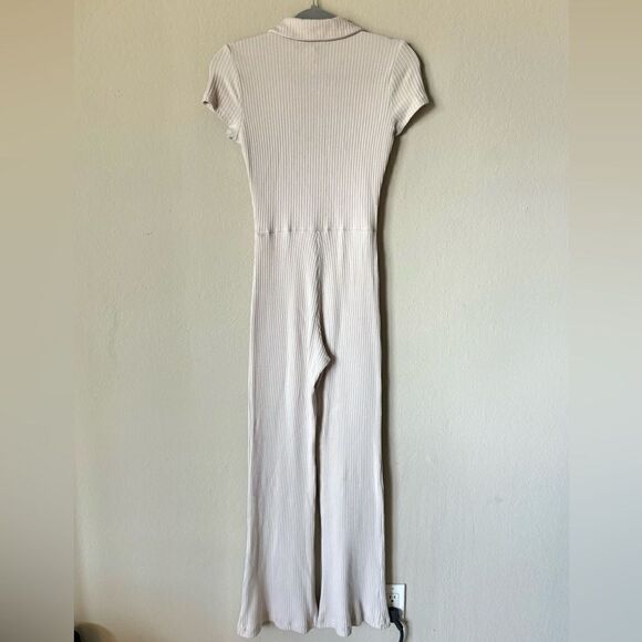 Reformation Leilani Cream Jumpsuit Short Sleeves Size XS - Picture 7 of 11